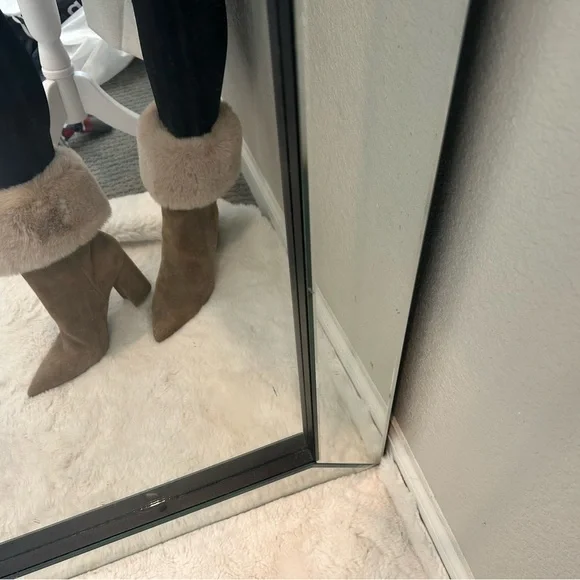 Faux fur boots - Picture 7 of 7